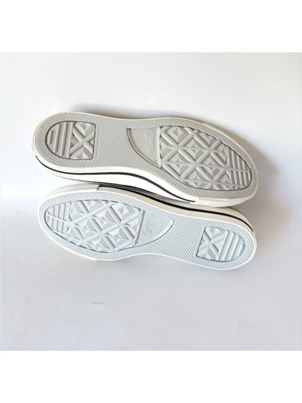 Converse All Star Womens Silver Low-Top Sneakers Size 6 - Picture 8 of 9